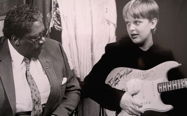 Б.Б. Кинг берёт урок игры на электрогитаре у молодого Джо